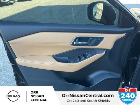 Used 2023 Nissan Rogue Platinum image 16