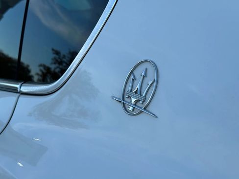 Used 2017 Maserati Levante Sport Utility 4D image 27