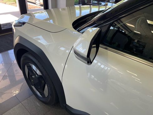Used 2024 Kia EV9 Light Long Range RWD image 15