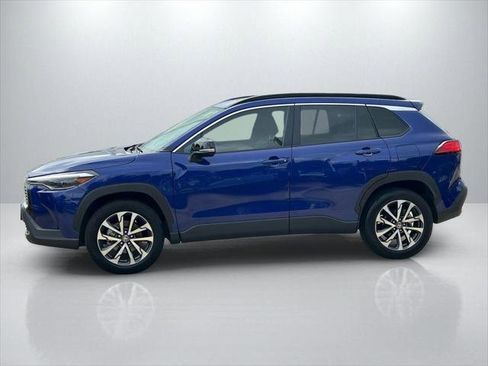 Certified 2025 Toyota Corolla Cross XLE w/ Convenience Package FWD image 8