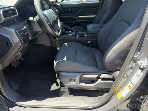 Used 2024 Toyota Tacoma SR5 AWD/4WD image 20