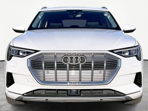 Used 2019 Audi e-tron Premium Plus image 2