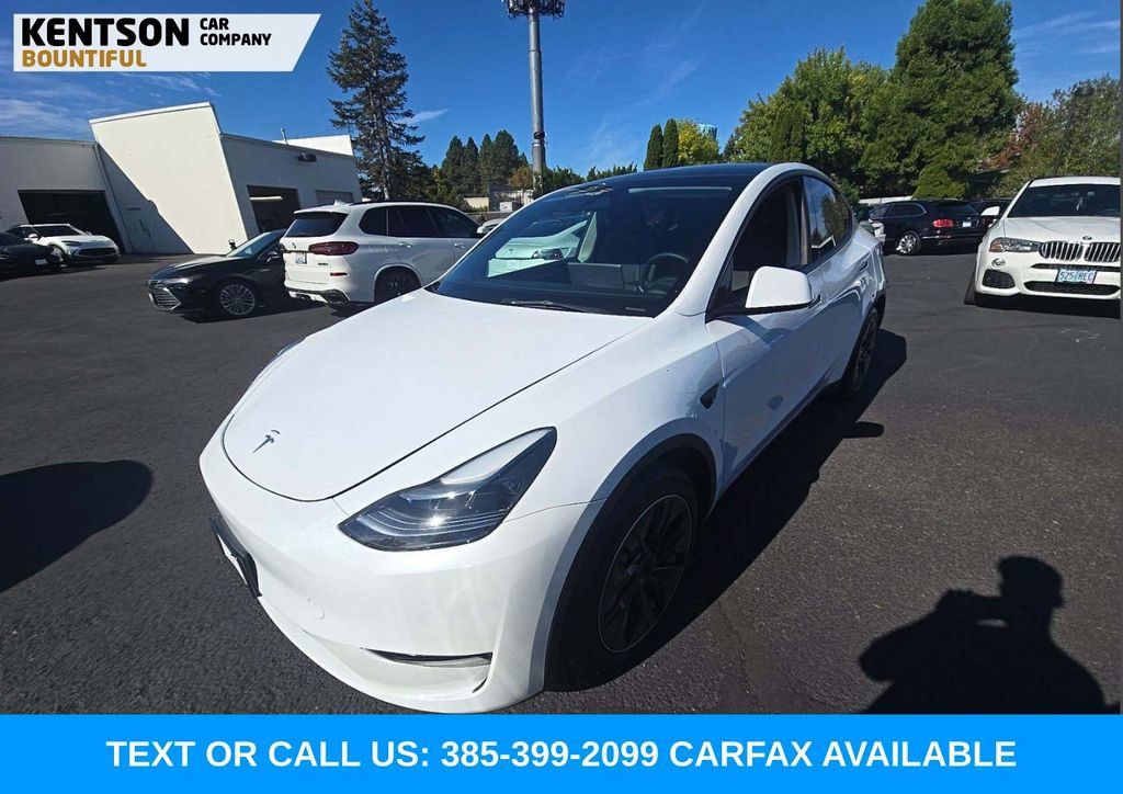Used 2023 Tesla Model Y Long Range AWD/4WD image 1