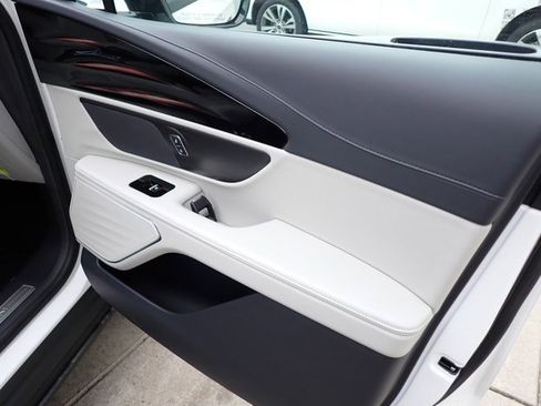 New 2026 Lincoln Nautilus Premier image 20