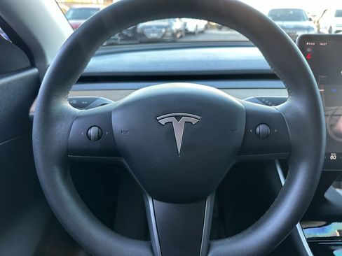 Used 2021 Tesla Model Y Long Range image 23