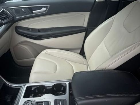 Used 2022 Ford Edge Titanium w/ Class II Trailer Tow Package AWD/4WD image 6
