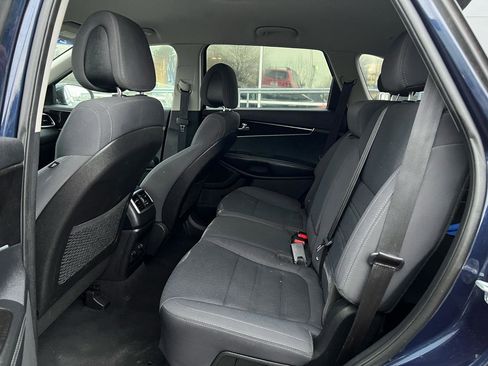 Used 2016 Kia Sorento LX w/ LX Convenience Package image 12