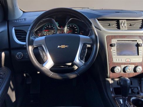 Used 2017 Chevrolet Traverse LT image 5