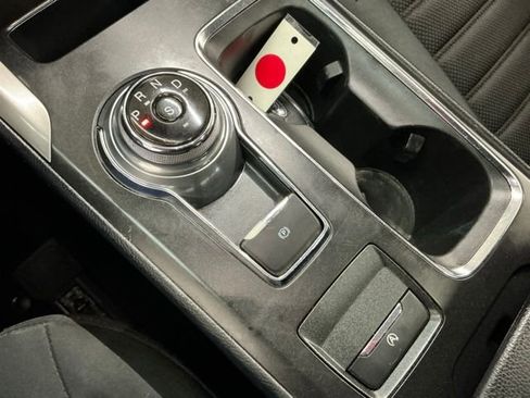 Used 2019 Ford Fusion SE FWD image 21