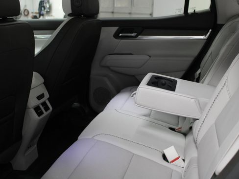 New 2026 GMC Terrain Denali w/ LPO, Black Badging Package image 31