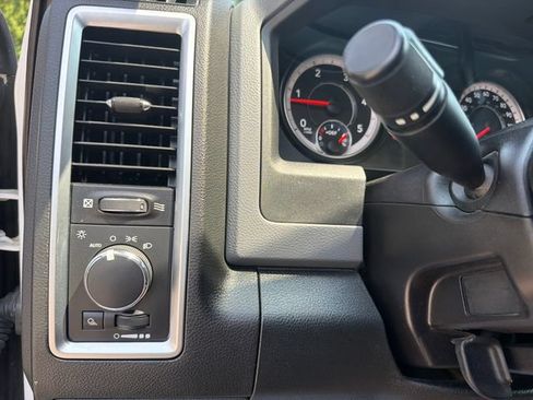 Used 2016 RAM 2500 SLT AWD/4WD image 18
