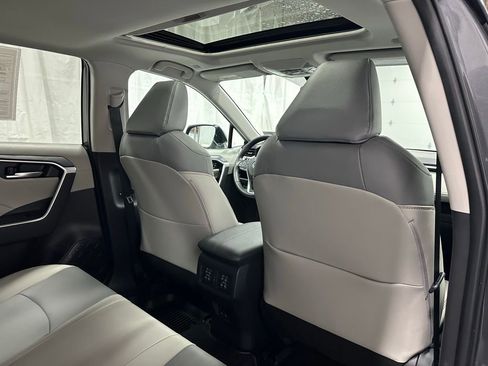 Used 2025 Toyota RAV4 XLE Premium image 53