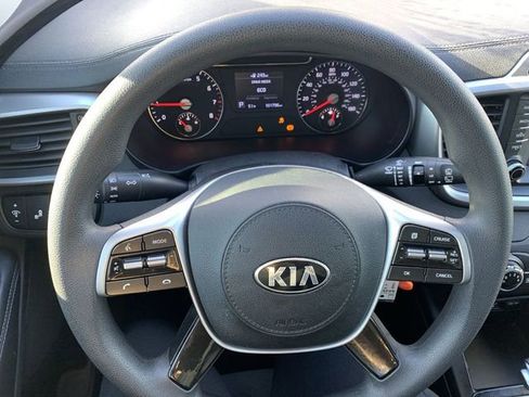 Used 2020 Kia Sorento LX image 19
