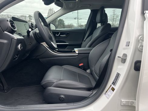 Used 2025 Mercedes-Benz C 300 4MATIC Sedan image 16