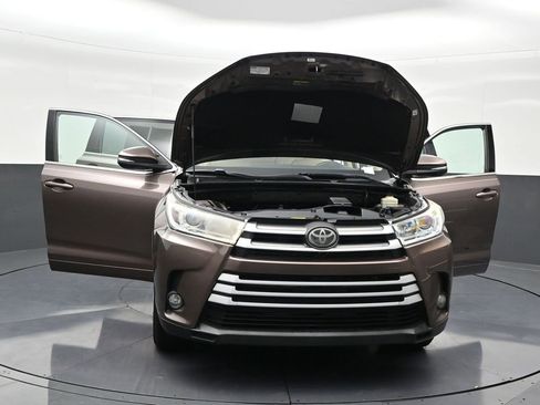 Used 2018 Toyota Highlander Plus image 34