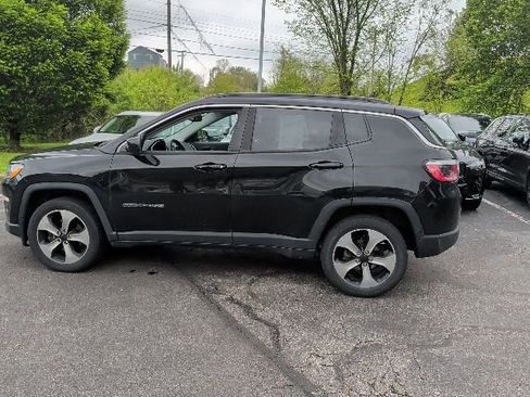 Used 2017 Jeep Compass Latitude w/ Popular Equipment Group AWD/4WD image 8