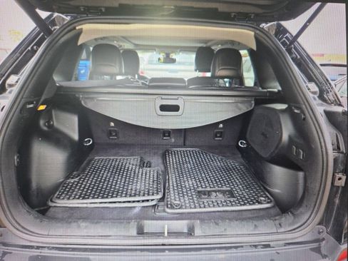 Used 2019 Jeep Cherokee Trailhawk AWD/4WD image 16