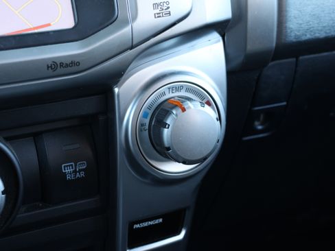 Used 2014 Toyota 4Runner SR5 image 27