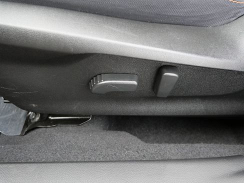 Used 2023 Subaru Crosstrek 2.0i Premium image 21