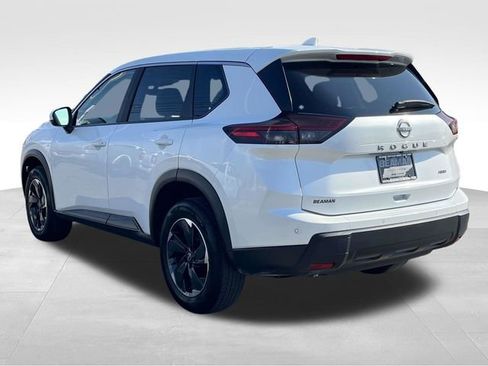Used 2025 Nissan Rogue SV image 5