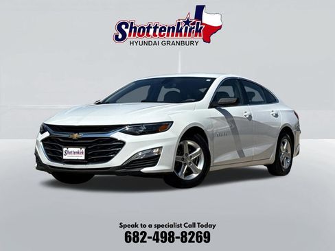 Used 2022 Chevrolet Malibu LS FWD image 1