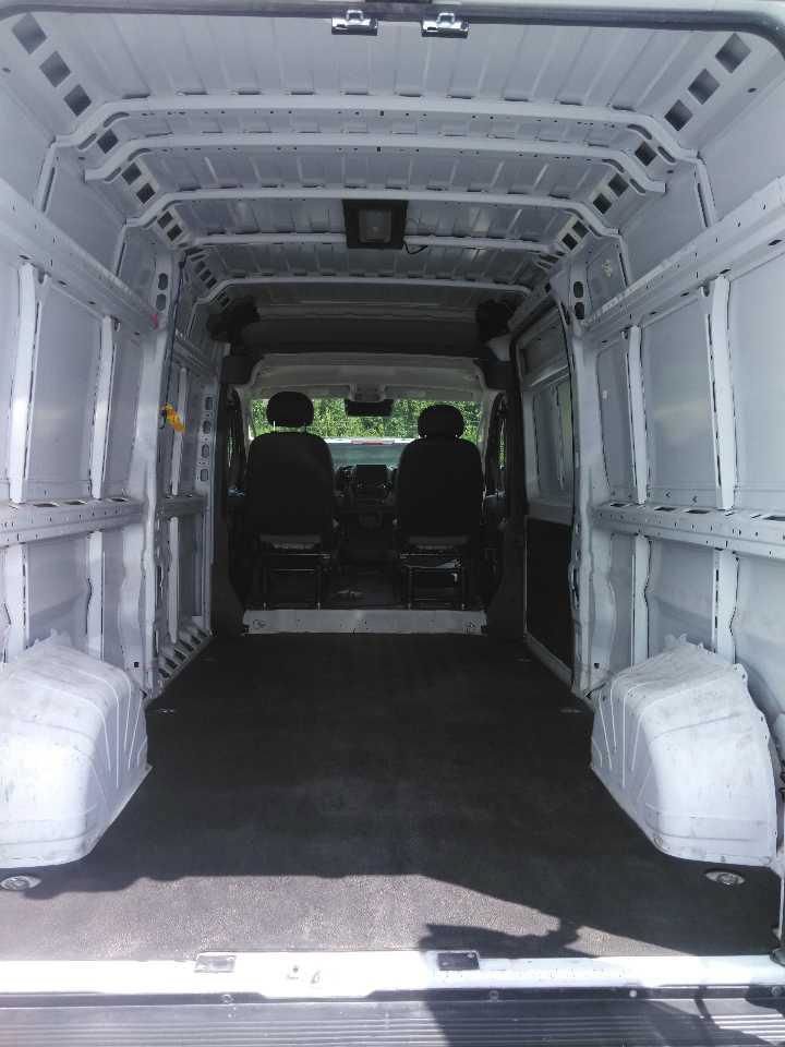 Used 2025 RAM ProMaster 2500 w/ Convenience Group FWD image 17