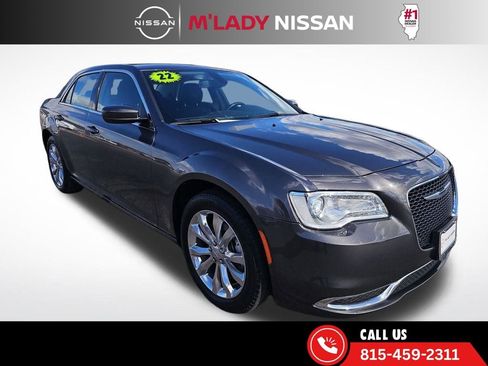Used 2022 Chrysler 300 Touring image 1