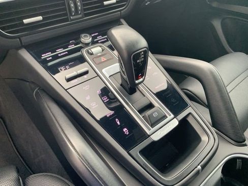 Used 2019 Porsche Cayenne S image 33