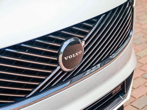 Certified 2026 Volvo XC90 B5 Core AWD/4WD image 12