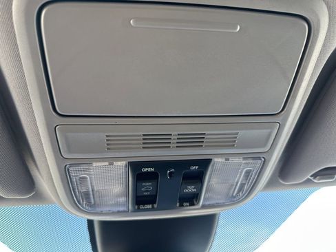 Used 2023 Honda Odyssey EX-L image 9