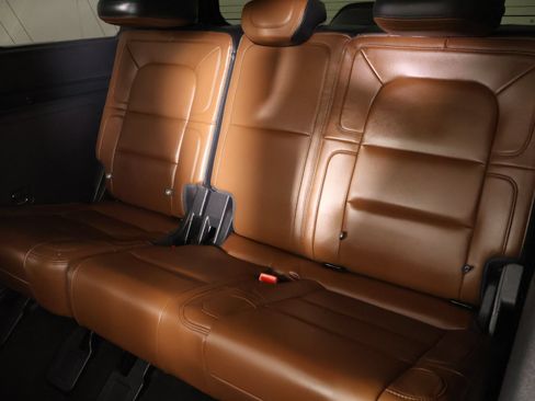 Used 2023 Lincoln Navigator Reserve AWD/4WD image 13