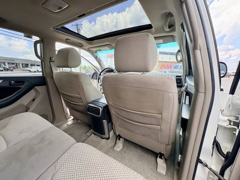 Used 2007 Toyota 4Runner SR5 AWD/4WD image 30