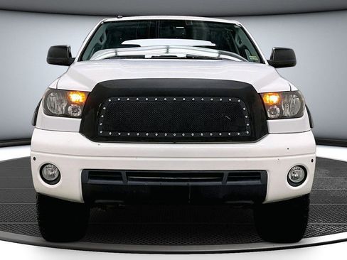 Used 2010 Toyota Tundra 4x4 CrewMax image 2