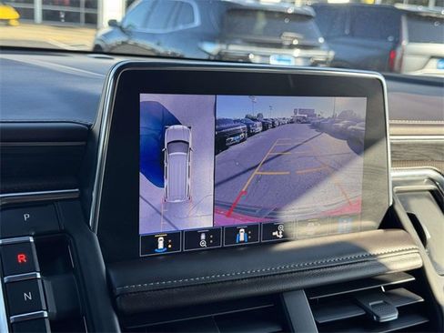 Used 2021 GMC Yukon SLT w/ SLT Premium Package image 19