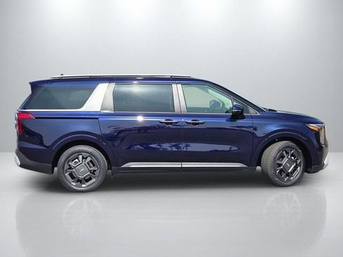 New 2026 Kia Carnival EX FWD image 4