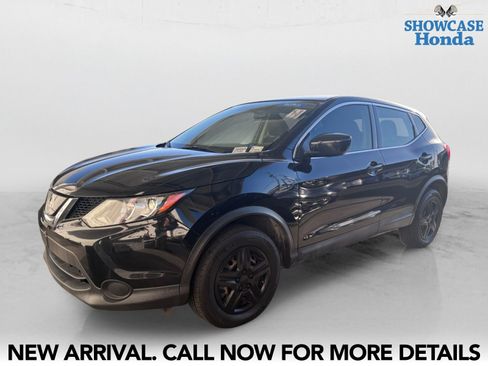 Used 2019 Nissan Rogue Sport S FWD image 2