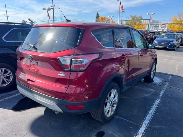 Used 2017 Ford Escape SE FWD image 4
