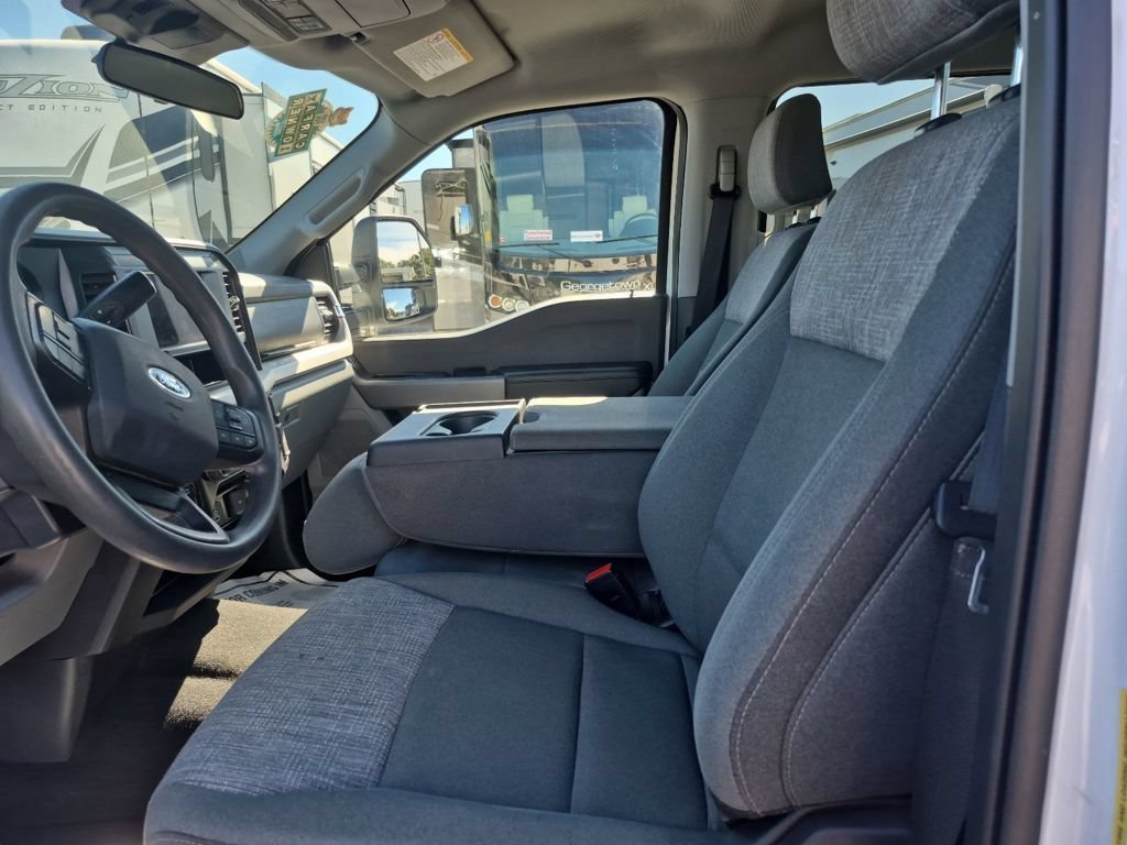 Used 2025 Ford F250 XLT w/ FX4 Off-Road Package AWD/4WD image 5