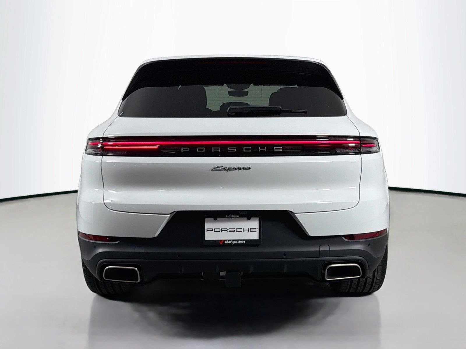 Certified 2025 Porsche Cayenne E-Hybrid AWD/4WD image 6