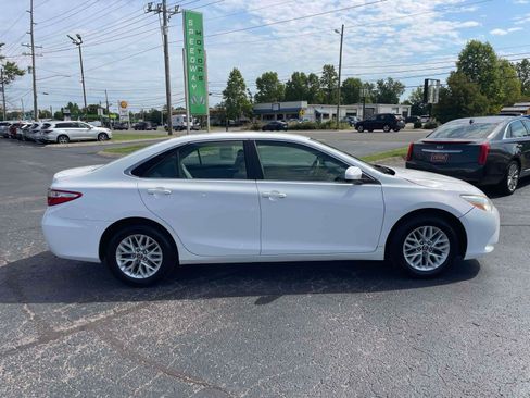 Used 2017 Toyota Camry LE FWD image 10