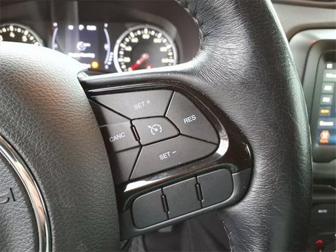 Used 2018 Jeep Renegade Altitude image 20