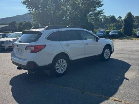 Used 2019 Subaru Outback 2.5i Premium AWD/4WD image 4