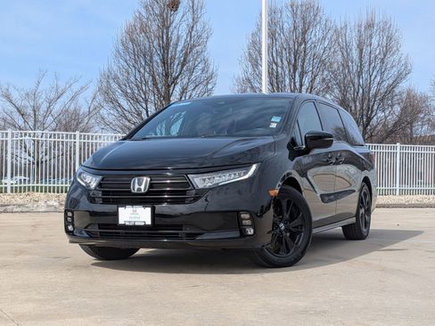 Certified 2023 Honda Odyssey Sport image 2
