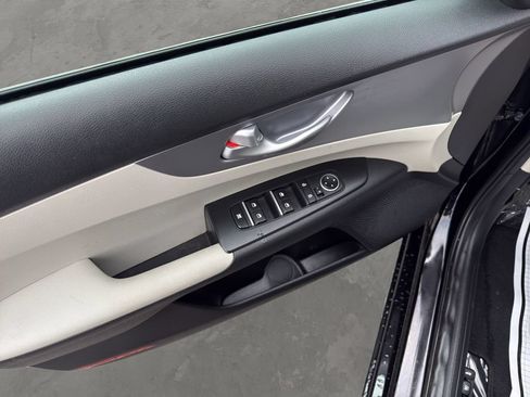 Used 2022 Kia Forte LXS FWD image 15