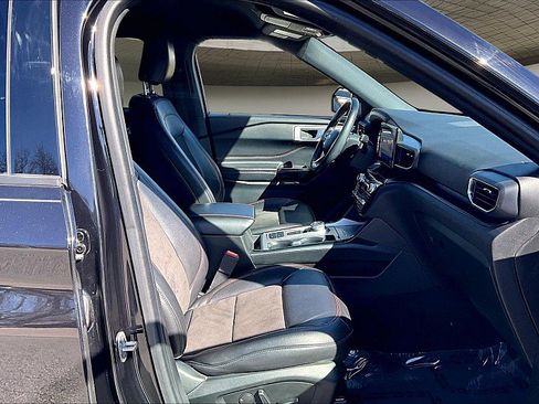 Used 2022 Ford Explorer ST-Line w/ Class IV Trailer Tow Package image 7