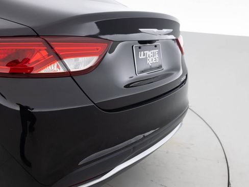 Used 2017 Chrysler 200 Limited Platinum image 16