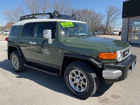 Used 2011 Toyota FJ Cruiser 4WD w/ Convenience Pkg image 10