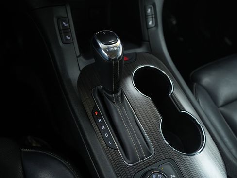 Used 2019 GMC Acadia SLT w/ LPO, Floor Liner Package image 26