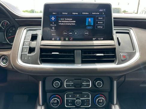 Used 2021 Chevrolet Tahoe LT w/ LT Signature Package RWD image 33