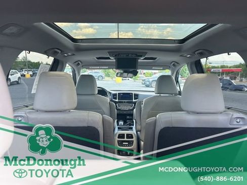 Used 2017 Honda Pilot Elite image 10